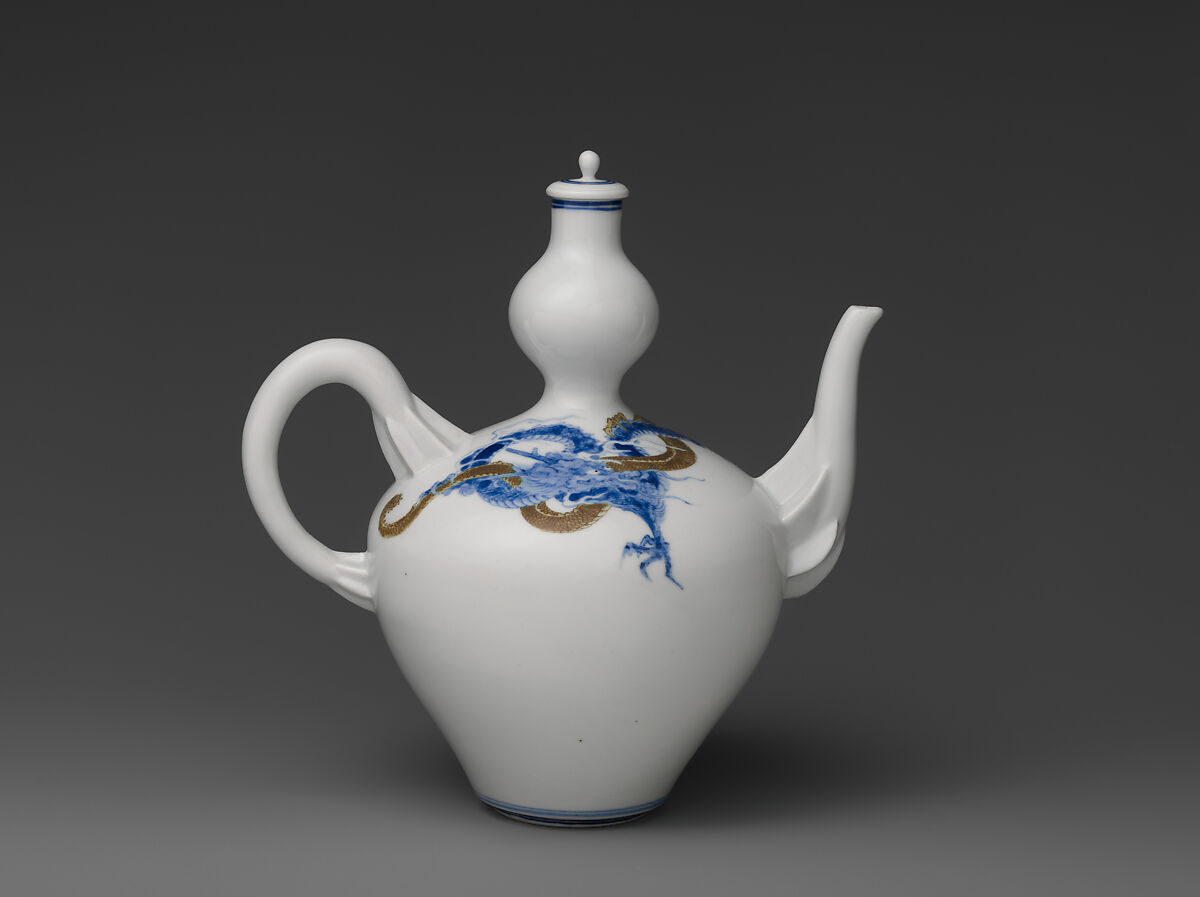 Ewer with Dragon, Style of Makuzu Kōzan I (Miyagawa Toranosuke) (Japanese, 1842–1916), Porcelain with underglaze blue, Japan