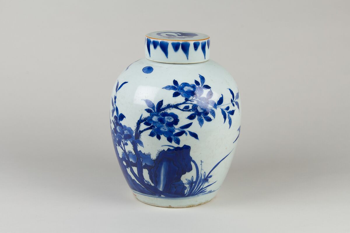 Covered jar with birds and flowers, Porcelain painted in underglaze cobalt blue (Jingdezhen ware), China 
