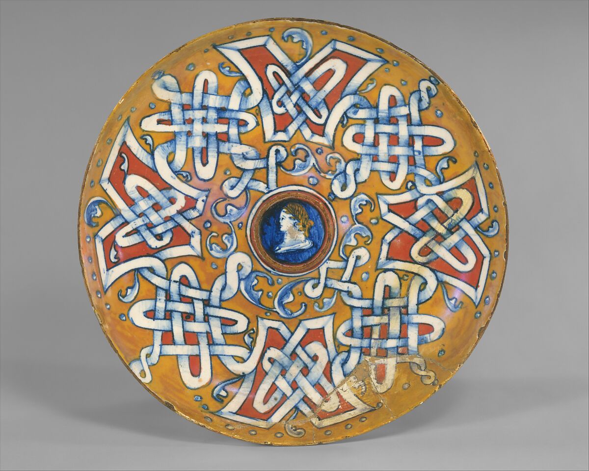 Dish (coppa umbonata), Maiolica (tin-glazed earthenware), Italian, Gubbio