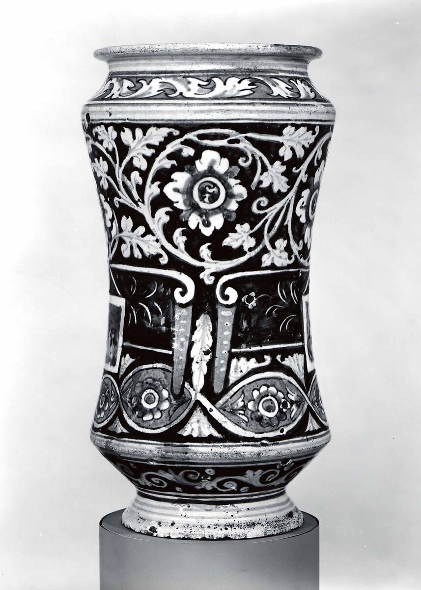 Apothecary jar (albarello), Maiolica (tin-glazed earthenware), Italian, probably Faenza (or Palermo)