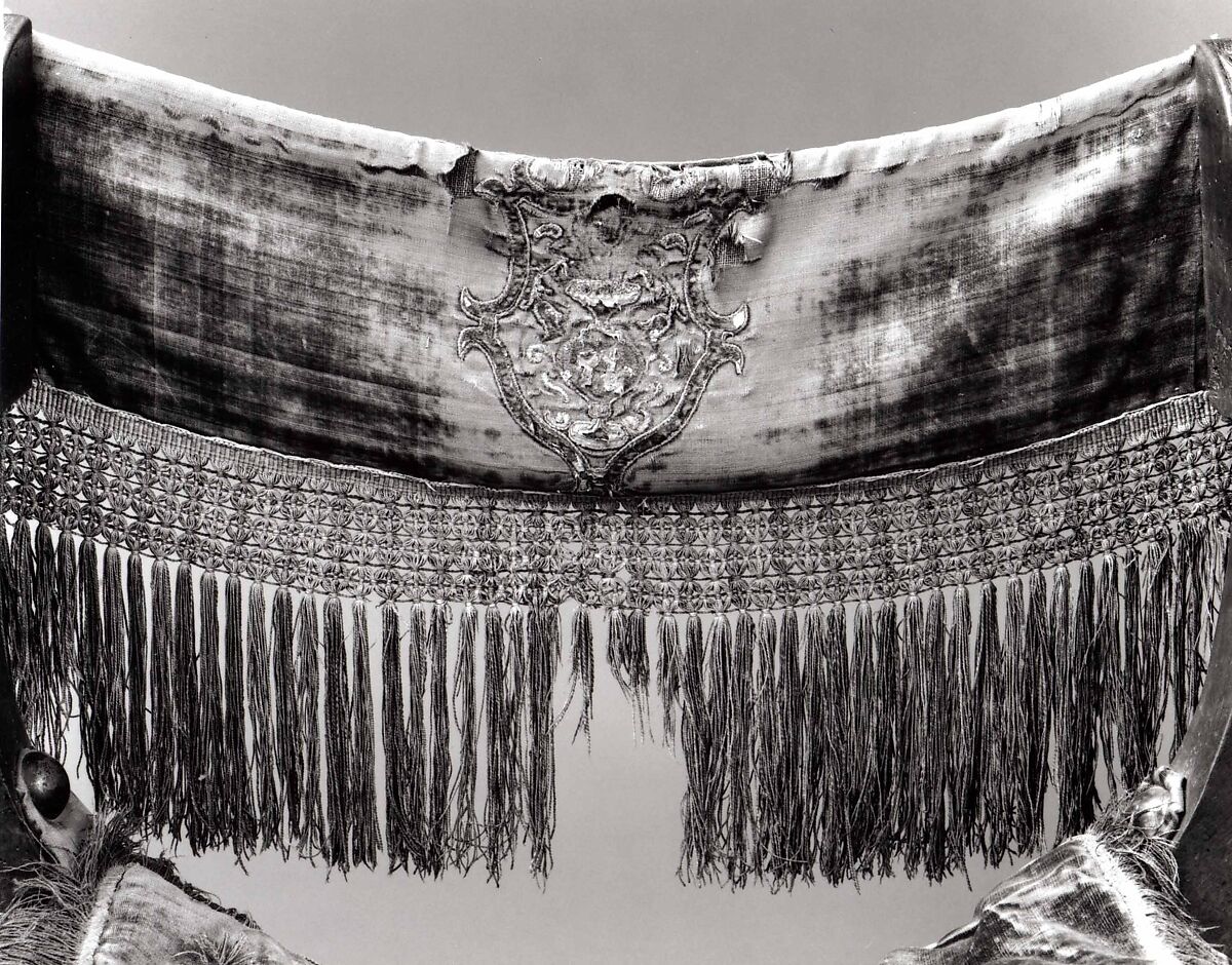 Hip-joint armchair (Dantesca type, associated with 1975.1.1971 a,b), Walnut, carved; embroidery, silk velvet, metal., Italian