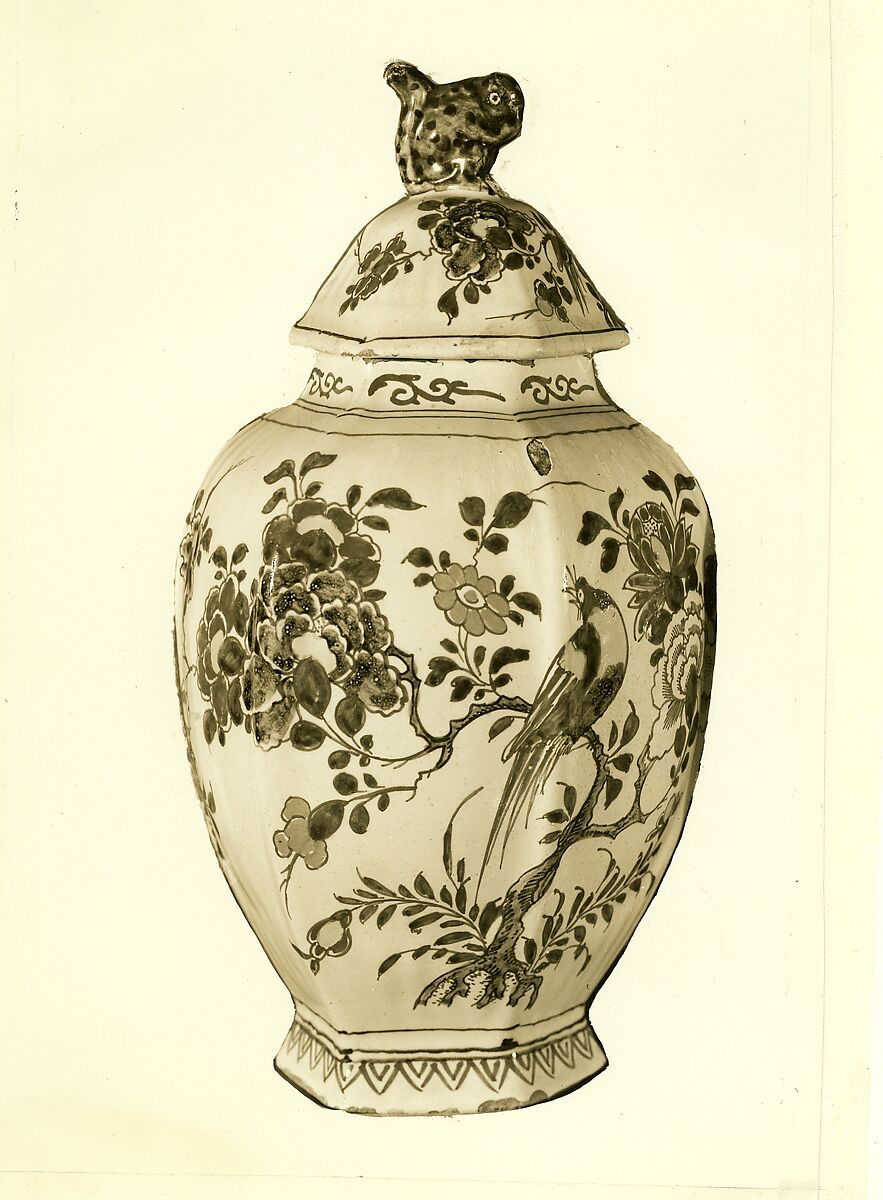 Covered Jar, polychrome floral decoration, handle on cover in shape of squirrel., Tin-glazed earthenware, Dutch