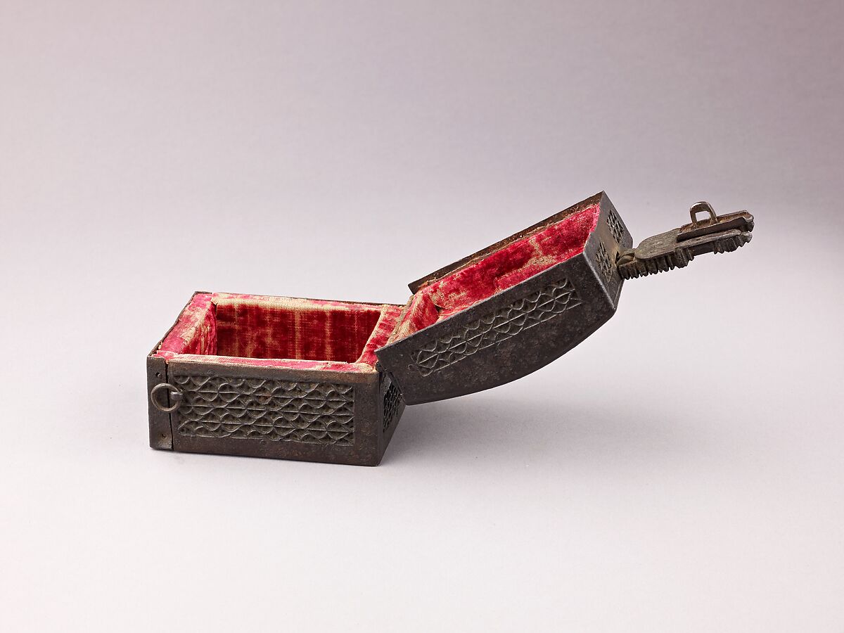 Coffret à mailles, Wood, wrought iron, French