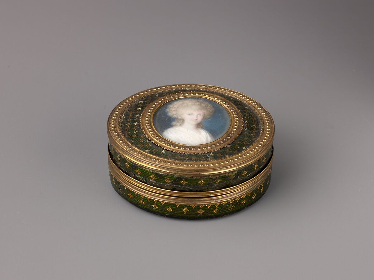 Snuffbox with a Portrait of a Woman, Papier-mâchè with horn veneer, gilt-copper alloy, vellum, tortoiseshell, French 