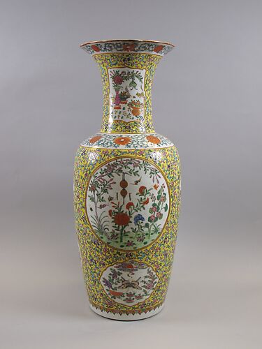 Vase with auspicious symbols of Dragon Boat Festival (Duanwu)