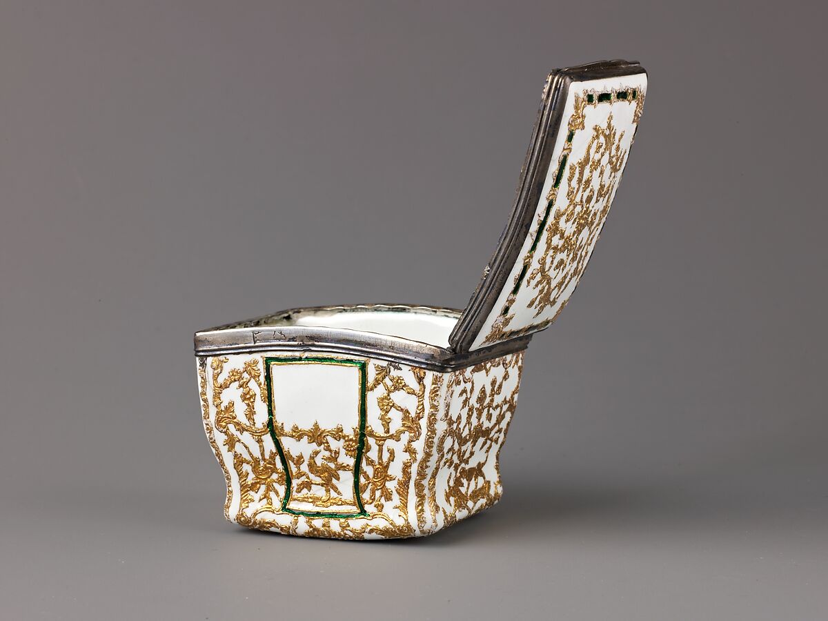 Snuffbox with Vegetal Pattern, Enameled copper and silver., probably French