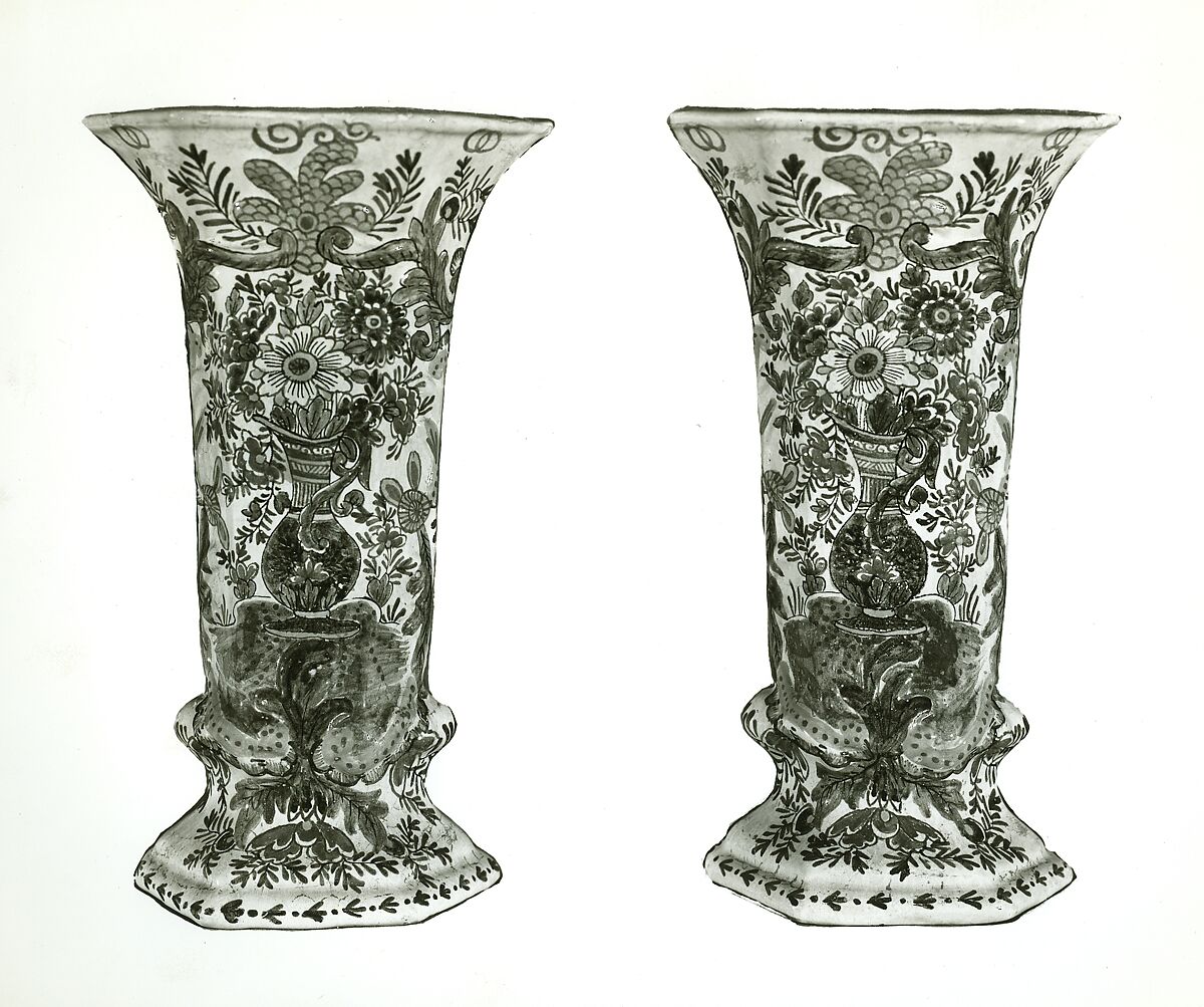 Pair of vases, Tin glazed earthenware, Dutch