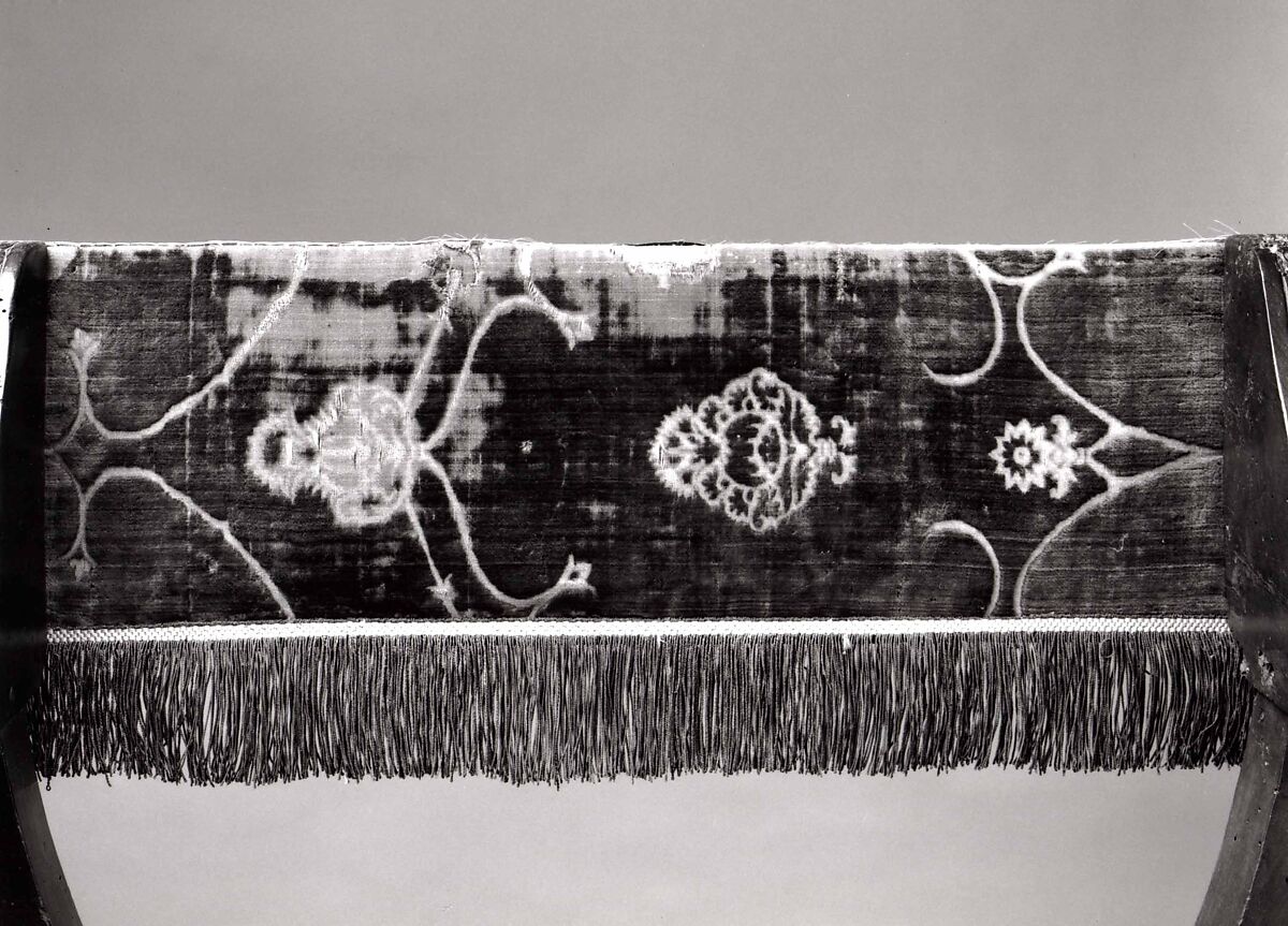 Hip-joint armchair (Dantesca type, associated with 1975.1.1976 a,b), Walnut, carved; silk cut velvet, metal., Italian, American (United States)