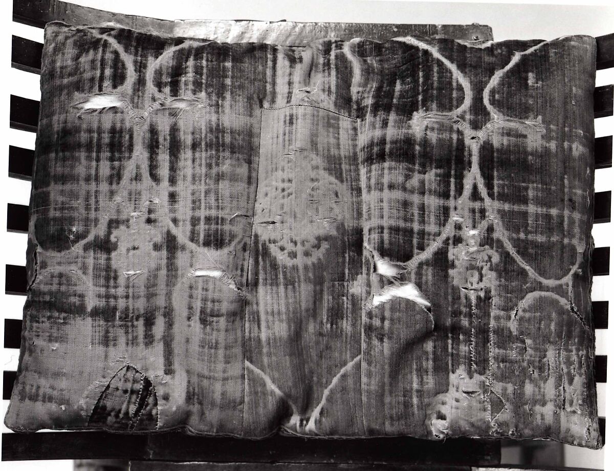 Folding armchair (sedia a Savonarola type), Walnut, partly turned and carved; green velvet., Italian