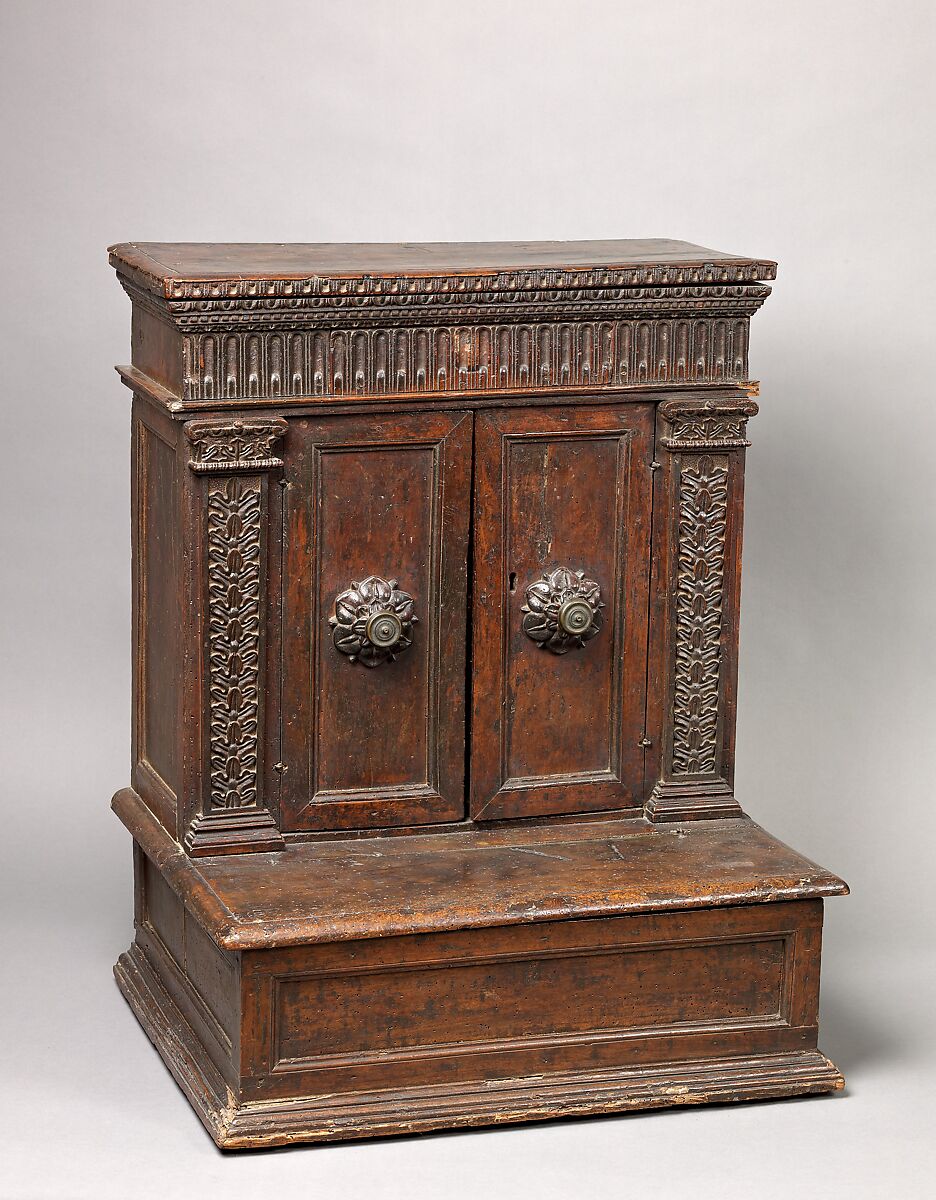 Prie Dieu (Prayer desk), Walnut, Italian 