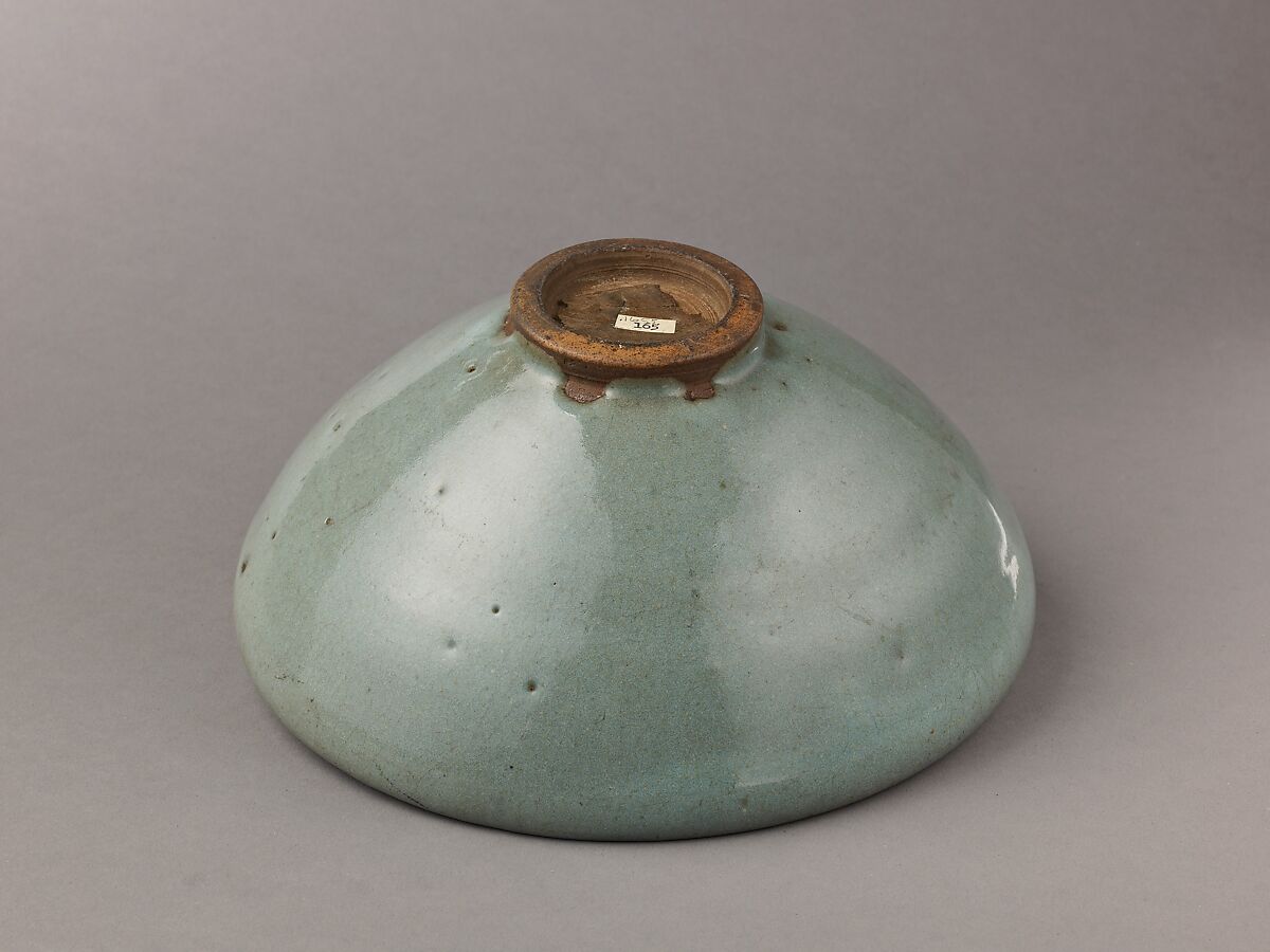 Deep bowl, Jun ware, Chinese  , Jin/Yuan Dynasty, Stoneware with blue glaze., Chinese