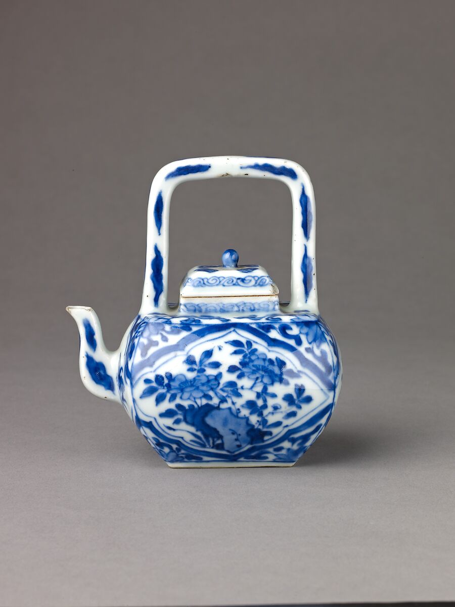 Small covered wine pot or teapot, Chinese  , Qing Dynasty, Kangxi period, Porcelain painted in underglaze blue., Chinese 