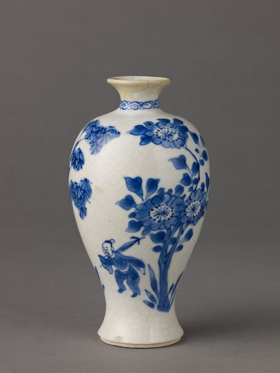 Small vase, Chinese  , Qing Dynasty, Porcelain painted in underglaze blue., Chinese 