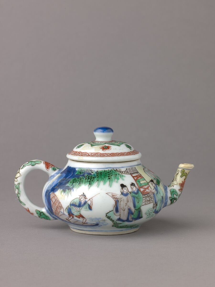 Small covered wine pot or teapot, Chinese  , Qing Dynasty, Kangxi period, Porcelain painted in underglaze blue and overglaze famille verte enamels., Chinese