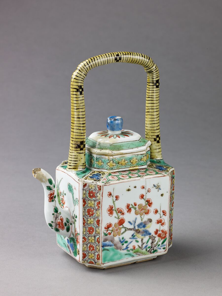 Covered wine pot or teapot, Chinese  , Qing Dynasty, Kangxi period, Porcelain painted in overglaze famille verte enamels and gilt., Chinese