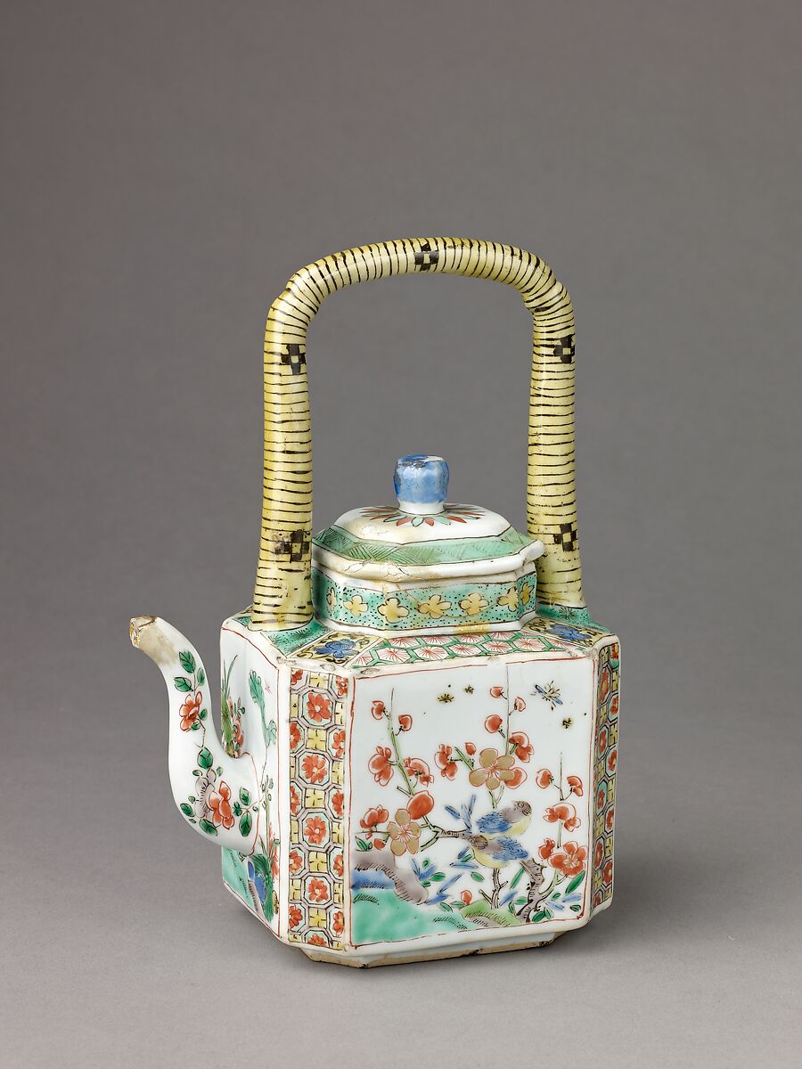 Covered wine pot or teapot, Chinese  , Qing Dynasty, Kangxi period, Porcelain painted in overglaze famille verte enamels and gilt., Chinese