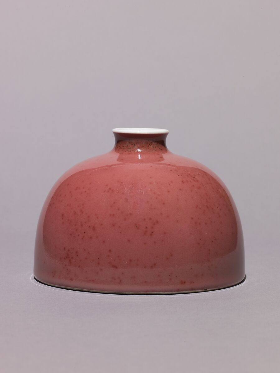 Water pot, Chinese  , Qing Dynasty, Porcelain with incised decoration under peach-bloom glaze., Chinese
