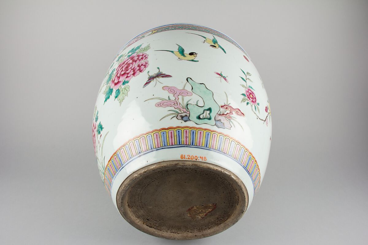 Fishbowl with birds and flowers, Porcelain painted in overglaze polychrome enamels (Jingdezhen ware), China