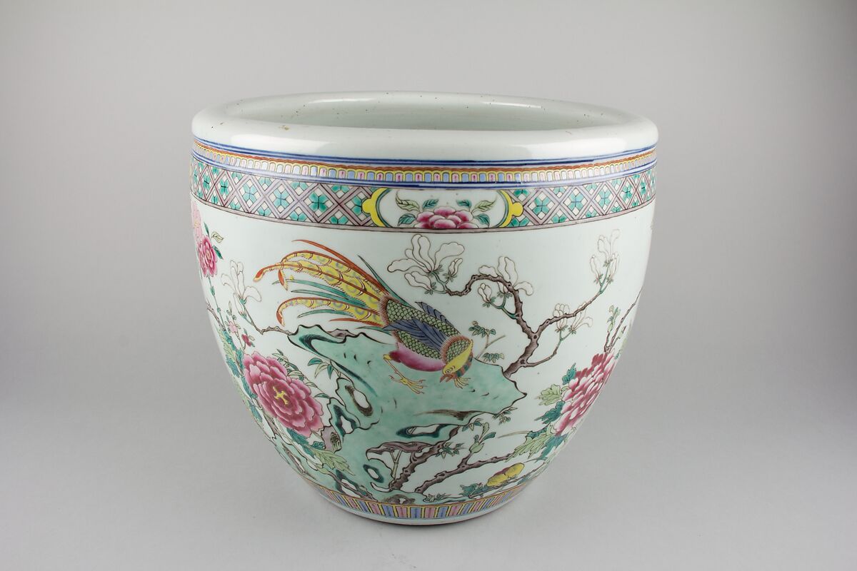 Fishbowl with birds and flowers, Porcelain painted in overglaze polychrome enamels (Jingdezhen ware), China 