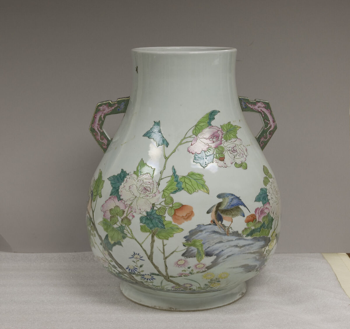 Vase with birds and flowers, Porcelain painted in overglaze polychrome enamels (Jingdezhen ware), China