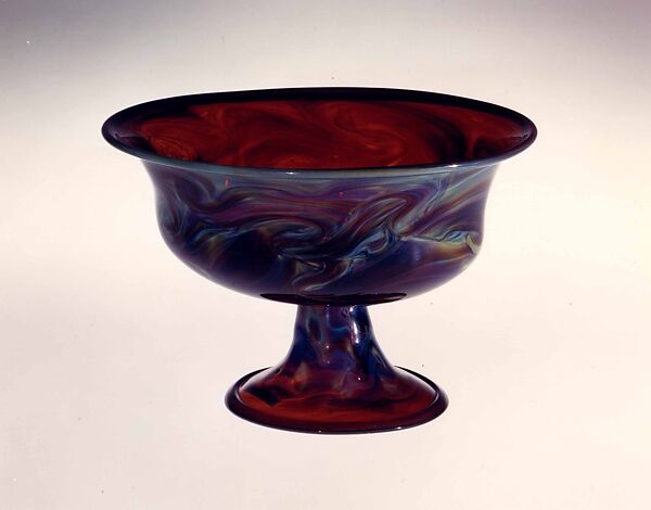 Footed bowl