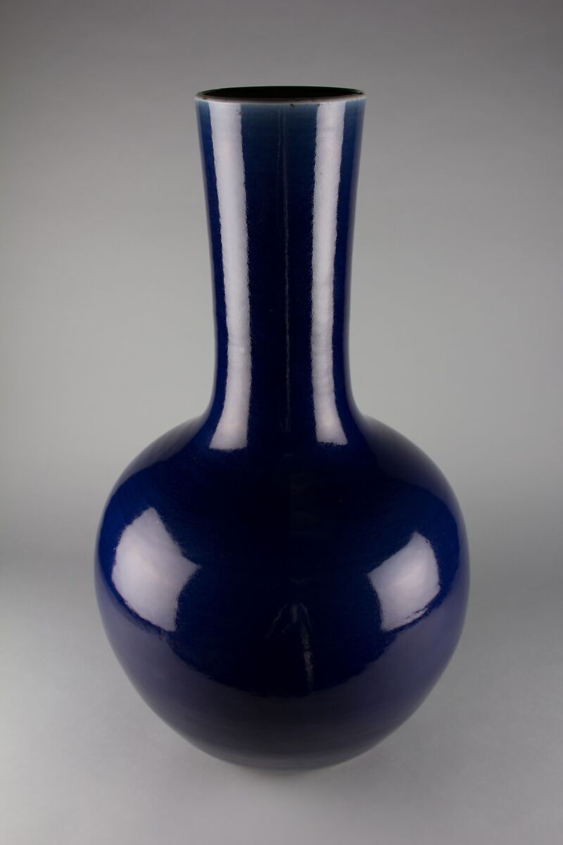 Vase in the shape of a bottle, Porcelain with violet blue glaze (Jingdezhen ware), China