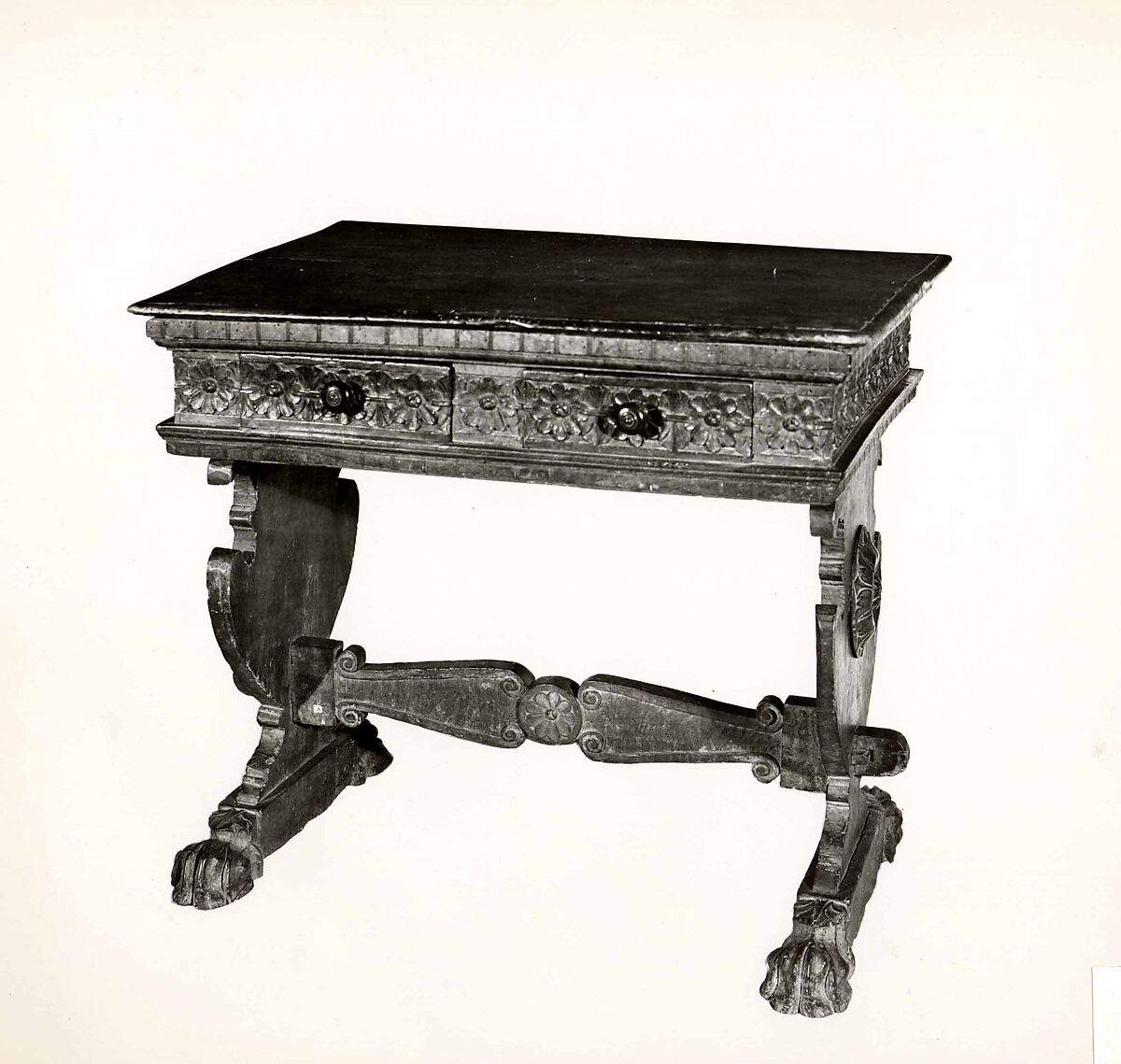 Table, Walnut, poplar, carved and turned., Italian, Umbria (Tuscany) 