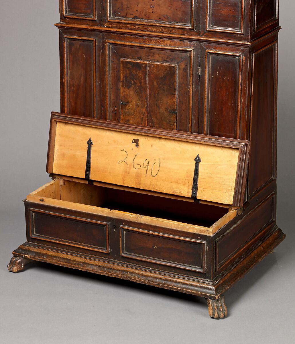 Prie Dieu (Prayer desk), Walnut, Italian (?)