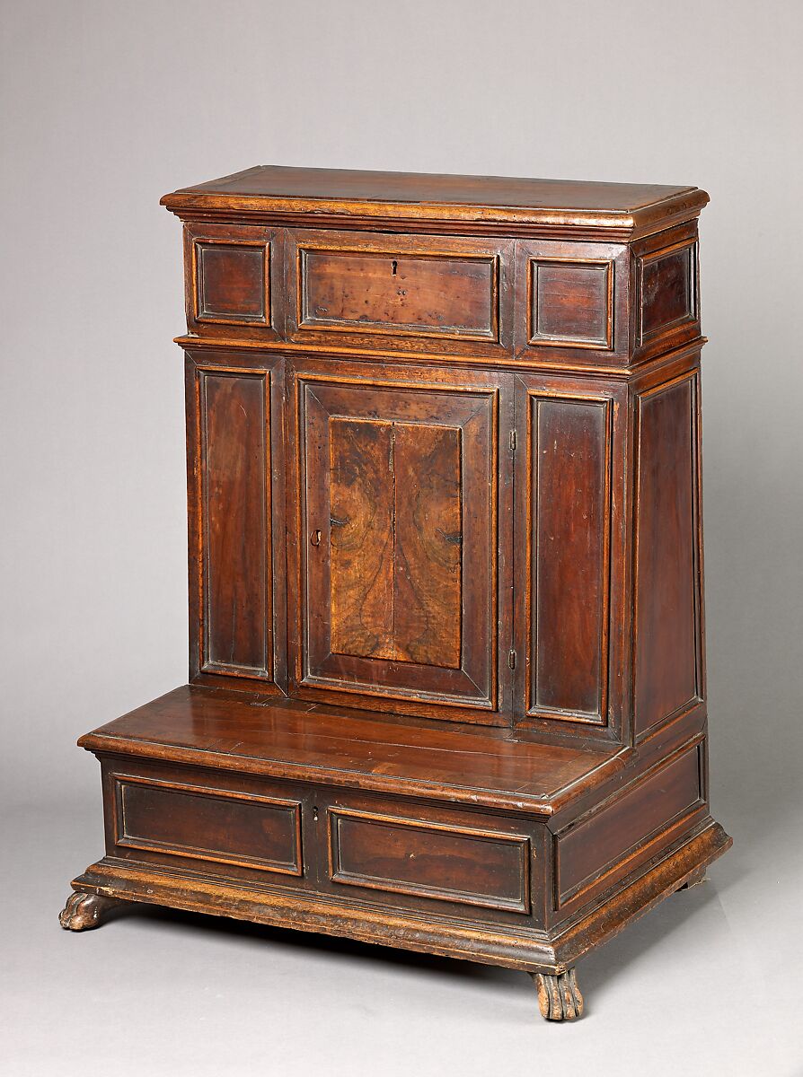 Prie Dieu (Prayer desk), Walnut, Italian (?) 