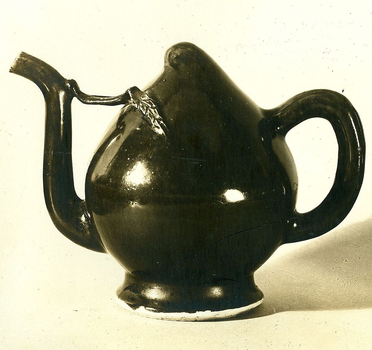Peach-shaped wine pot or tea pot (pair with 1975.1.1721), Chinese  , Qing Dynasty, Porcelain with relief decoration under polychrome glazes., Chinese
