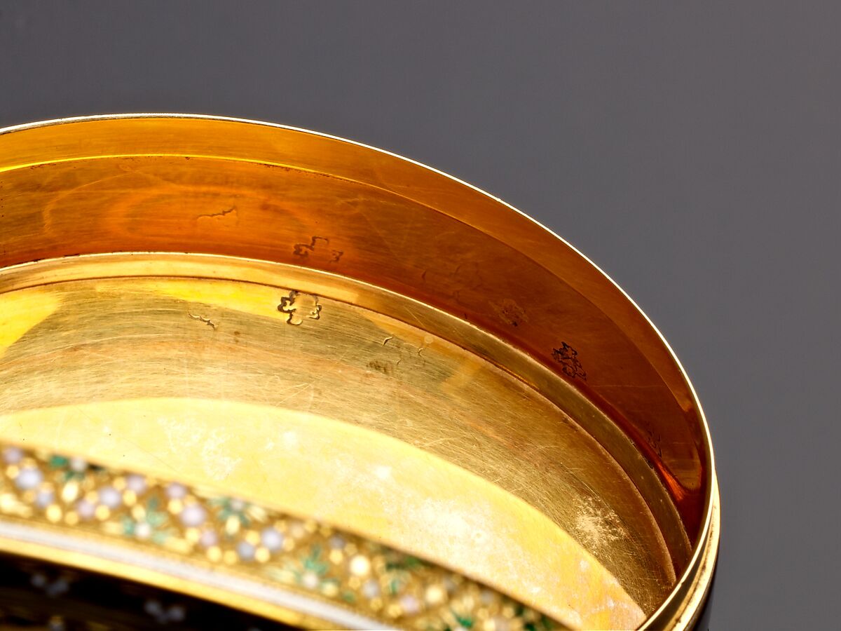 Snuffbox with a Scene of Venus and Cupid, Joseph Etienne Blerzy (French, active 1750–1806), Gold and enamel