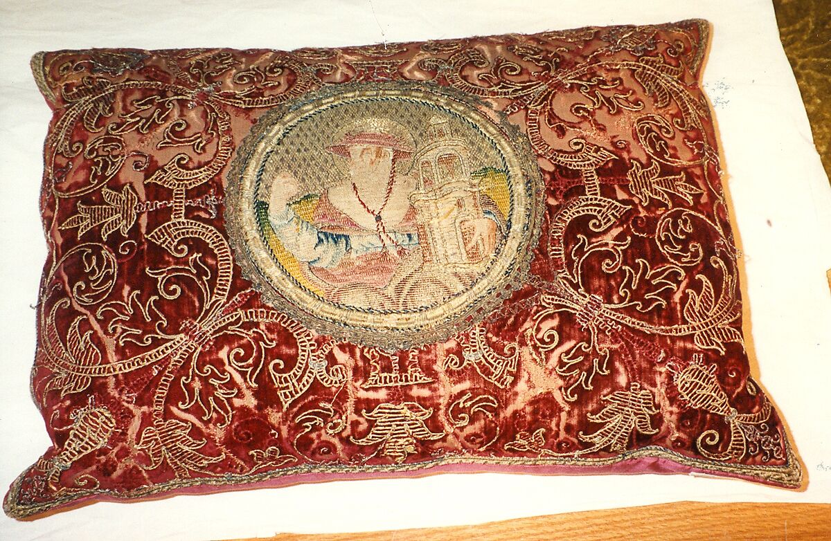 Roundel, linen, silk, and gilt metal thread appliquéd to silk cut velvet embroidered with silk and gilt metal thread in padded couching and couching of gilt metal strips., Italian or Spanish