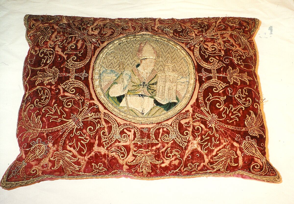 Roundel, linen, silk, and gilt metal thread appliquéd to silk cut velvet embroidered with silk and gilt metal thread in padded couching and couching of gilt metal strips., Italian or Spanish