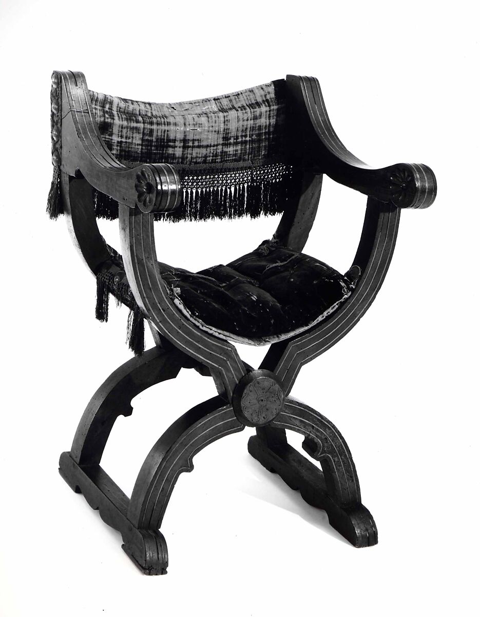 Hip-joint armchair (Dantesca type), Walnut, carved; embroidery, silk velvet, metal., Italian 