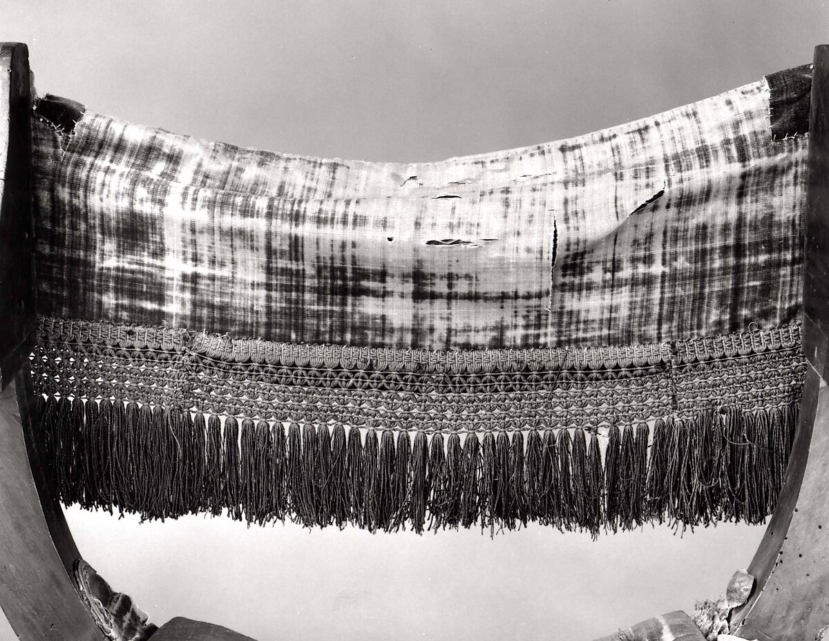 Hip-joint armchair (Dantesca type), Walnut, carved; embroidery, silk velvet, metal., Italian