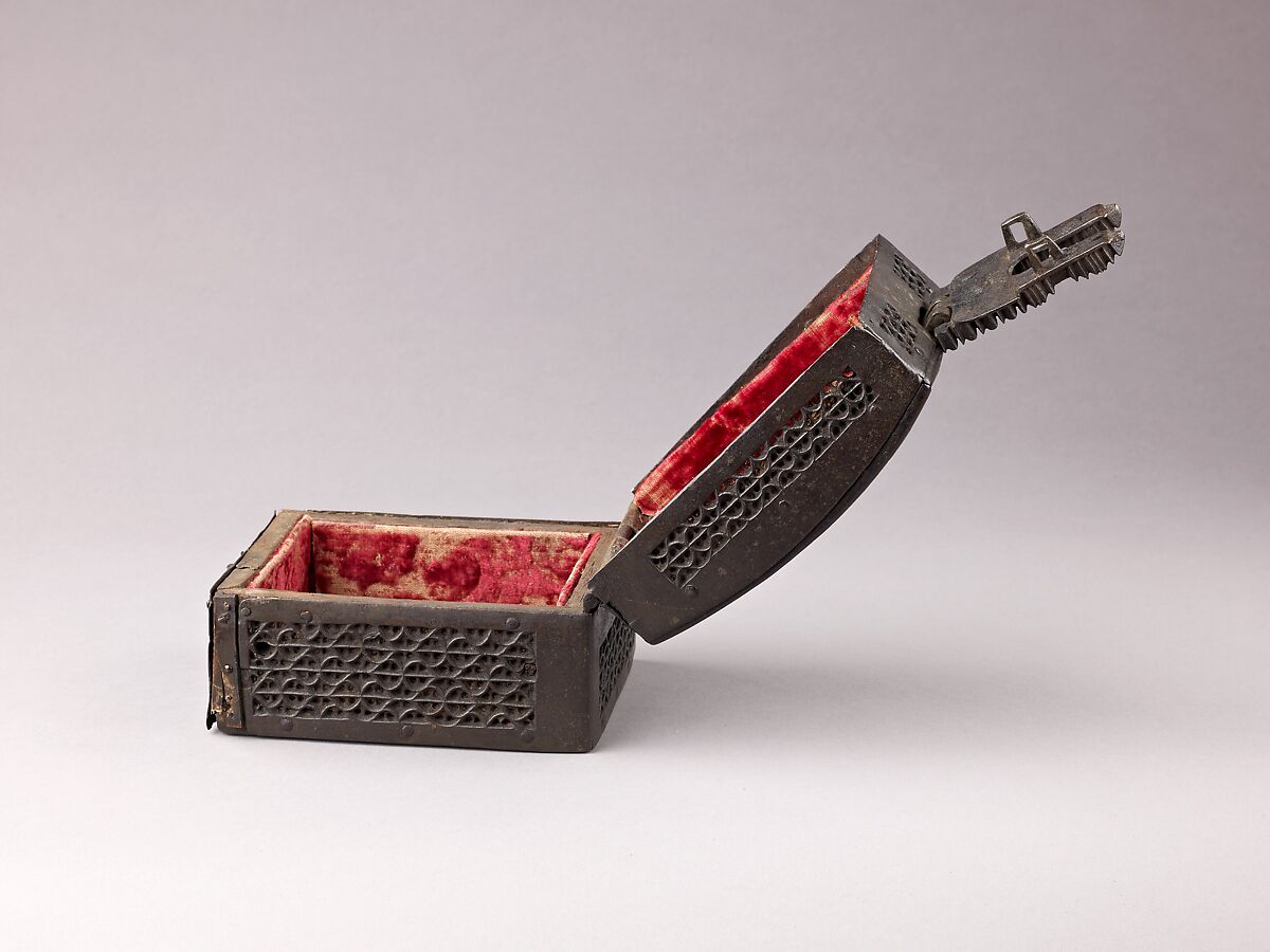 Coffret à mailles, Wood, wrought iron, French