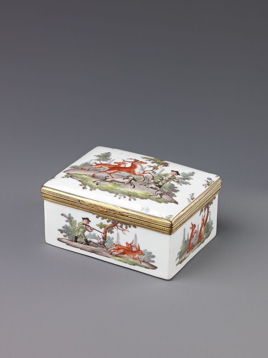 Snuffbox with Hunting Scenes, Andreas Philipp Oettner (German, active 1756–87), Hard paste porcelain, copper-gilt mounts