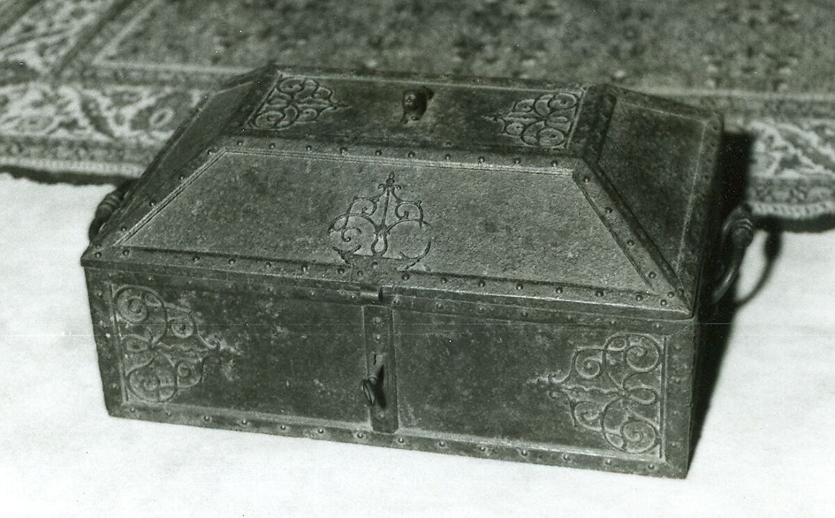 Coffer, Iron, Spanish or French