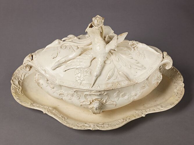 Tureen with cover and stand
