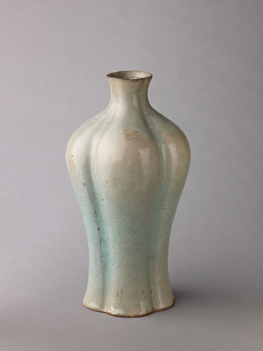 Quatrefoil vase, Jun ware, Chinese  , Qing Dynasty, Stoneware with slightly flushed blue glaze, Chinese 