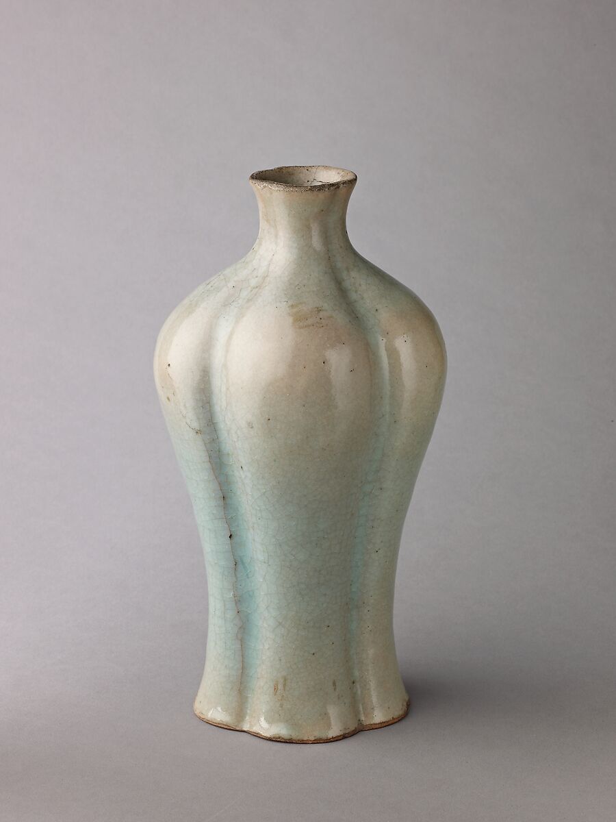 Quatrefoil vase, Jun ware, Chinese  , Qing Dynasty, Stoneware with slightly flushed blue glaze, Chinese