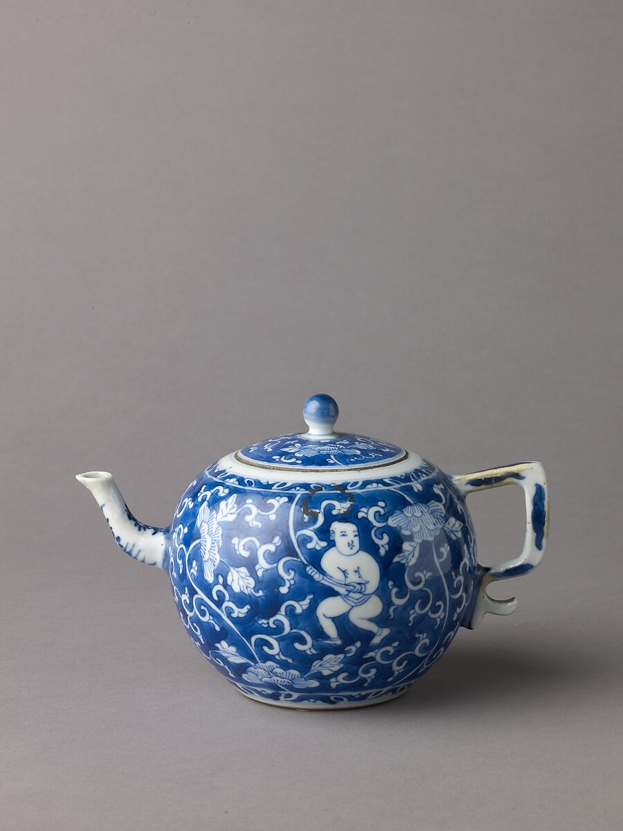 Covered wine pot or teapot, Chinese  , Qing Dynasty, Kangxi period, Porcelain painted in underglaze blue., Chinese