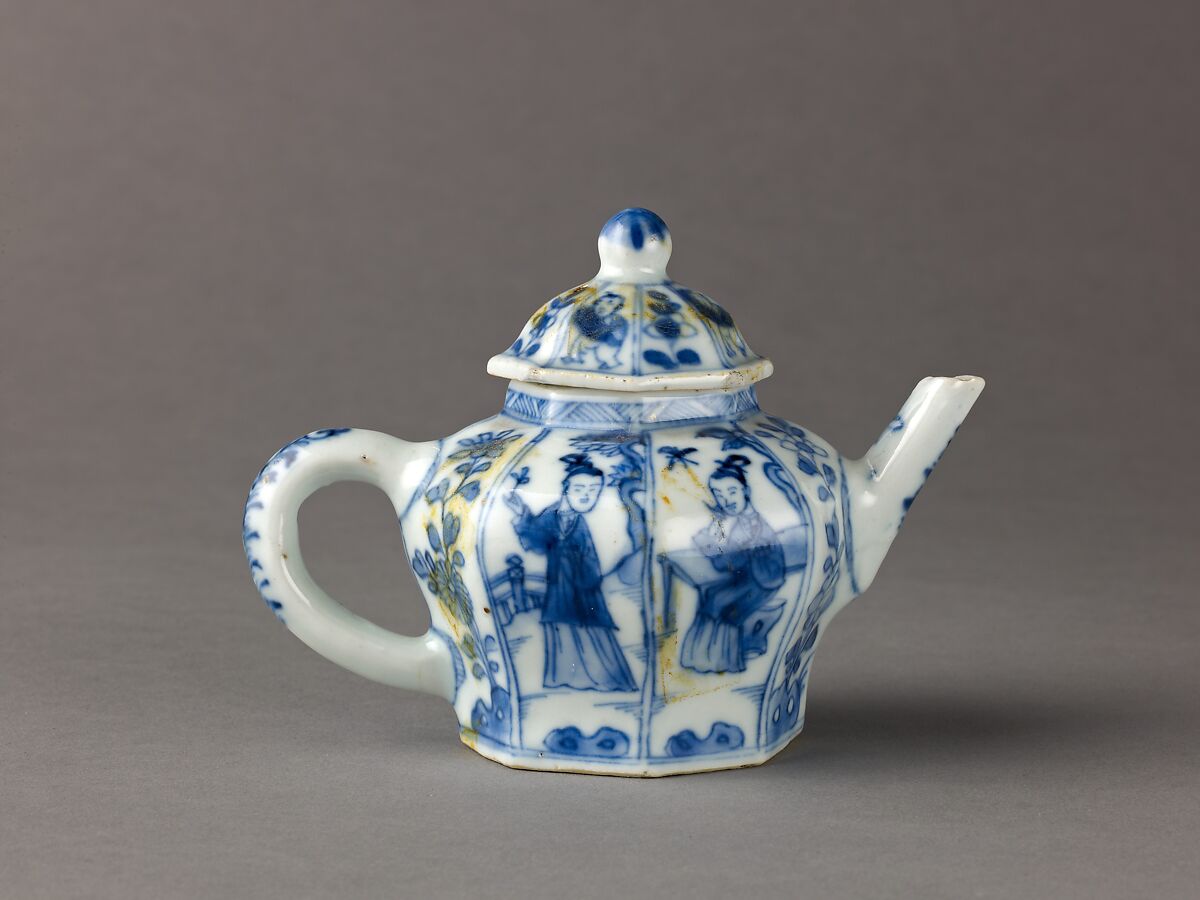 Small covered wine pot or teapot, Chinese  , Qing Dynasty, Kangxi period, Porcelain painted in underglaze blue., Chinese 