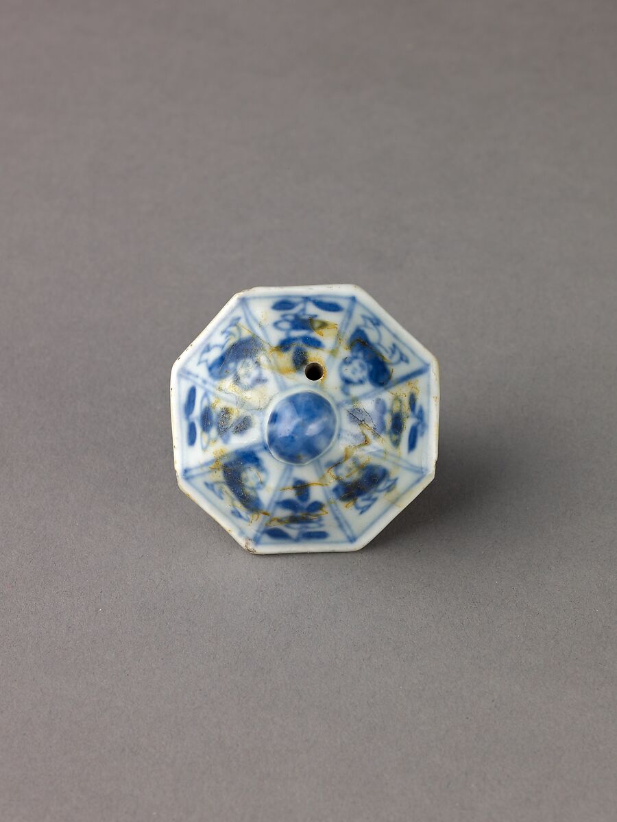 Small covered wine pot or teapot, Chinese  , Qing Dynasty, Kangxi period, Porcelain painted in underglaze blue., Chinese