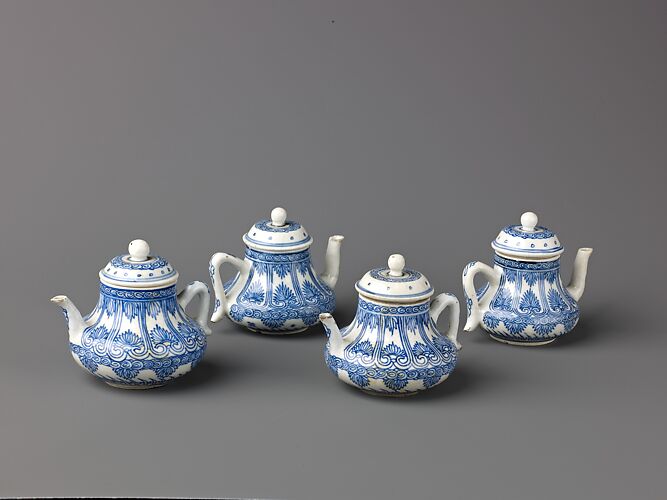 Small covered winepot or teapot (similar to 1975.1.1714-16)