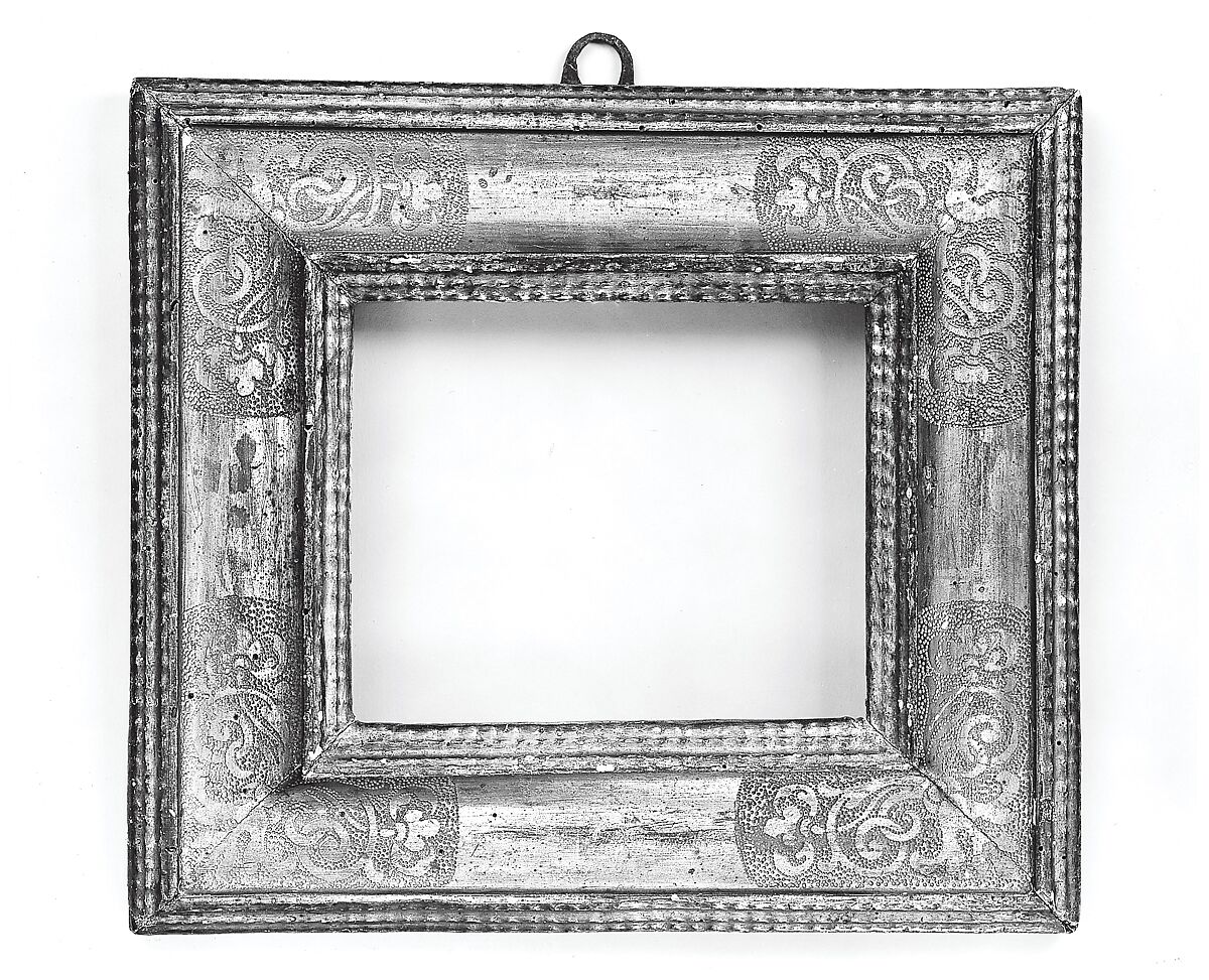 Gilt ripple frame, Poplar. Gilt; orange-red bole. Iron hanger., Sicilian(?)