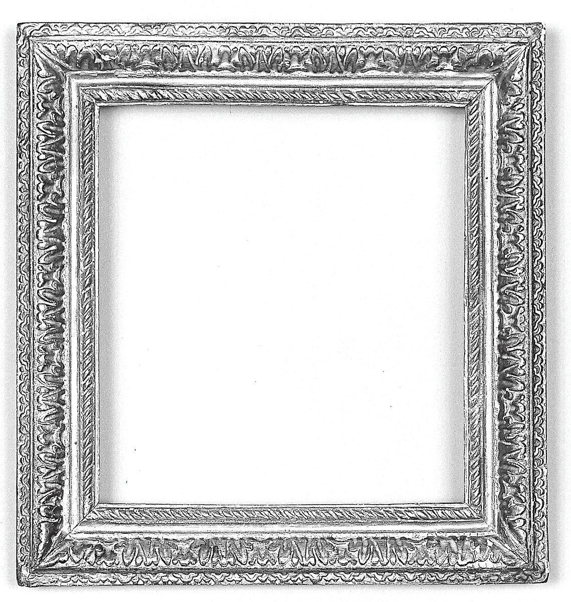 Ovolo frame, Walnut, French 