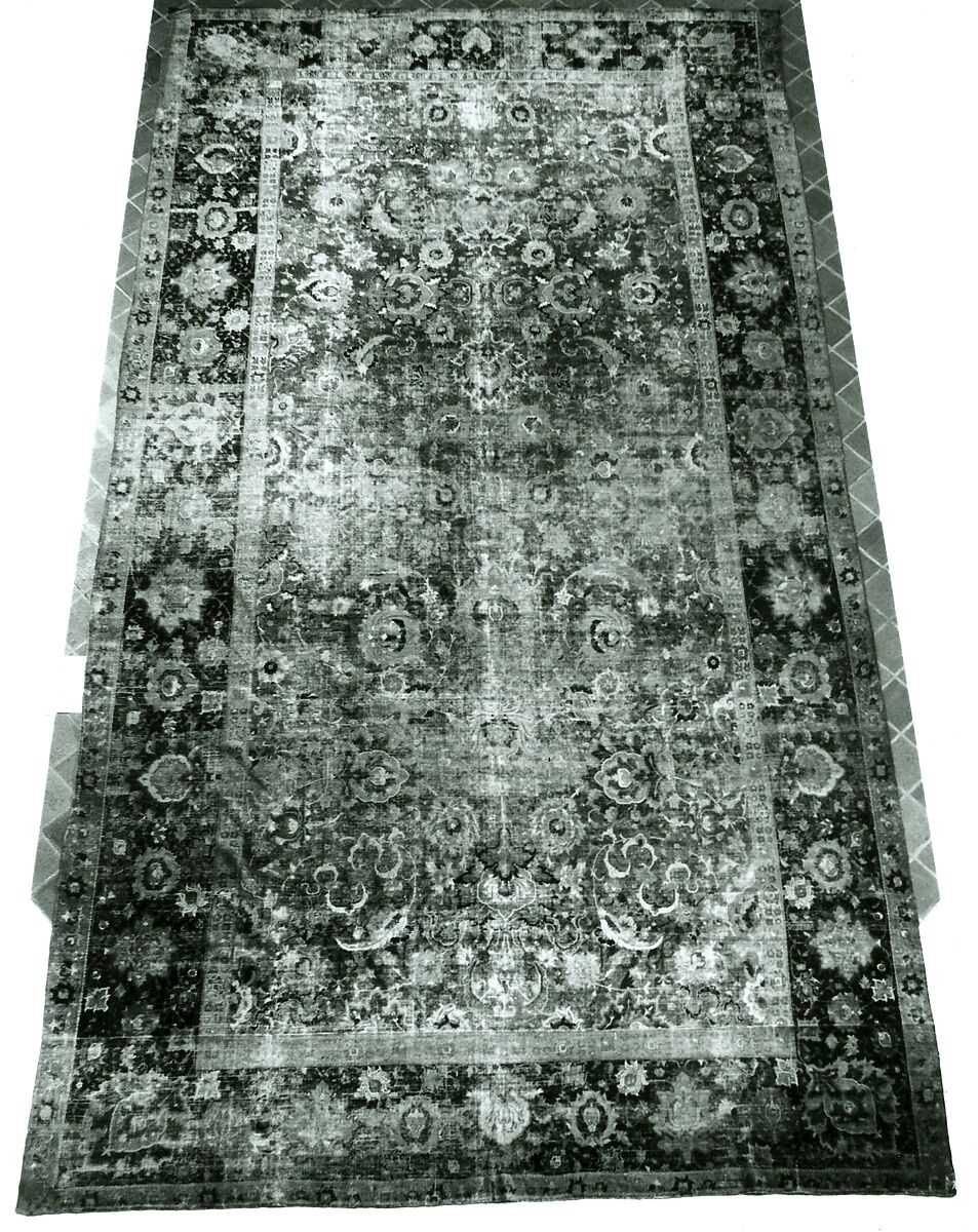 Indo-Persian carpet with vine scroll and palmette pattern, Wool pile on cotton foundation., Indo-Persian