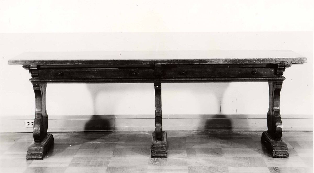 Table, Walnut, carved., Italian