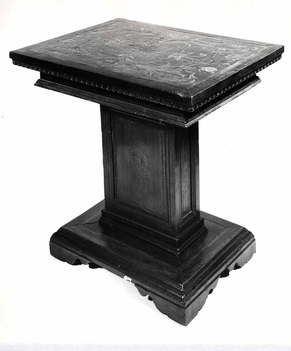 Rectangular table, Walnut, maple, poplar., Italian (?)